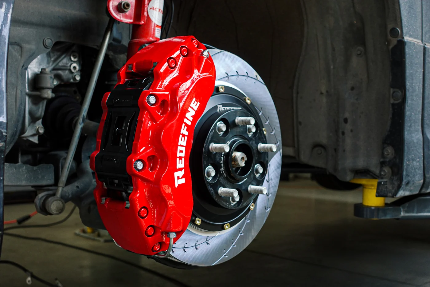 Toyota Alphard Redefine universal 6-piston calipers assembly