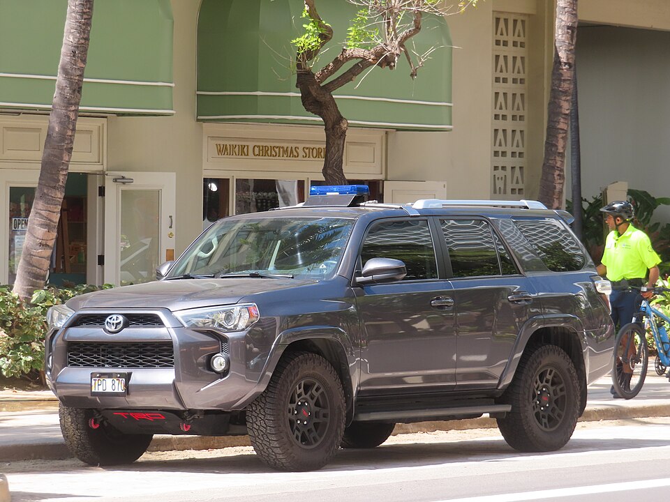 Toyota 4Runner — эталонная фотография автомобиля