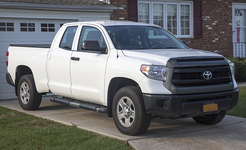 Toyota Tundra — эталонная фотография автомобиля