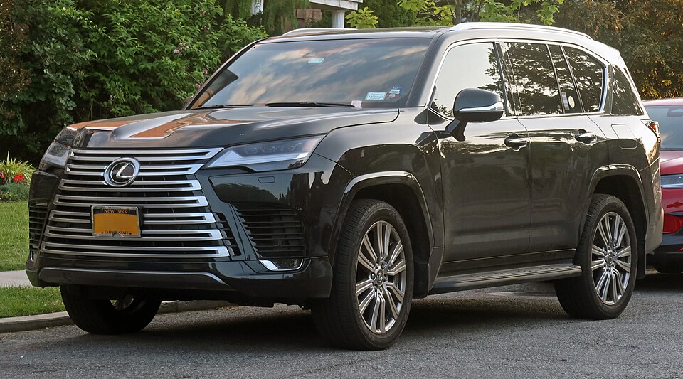 Lexus LX600 — эталонная фотография автомобиля