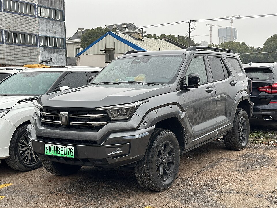 Танк 400 Hi4-T — эталонная фотография машины.